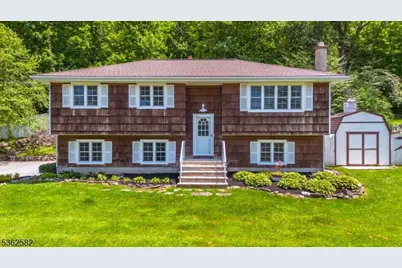 1 Hemlock Dr, Franklin, NJ 07416 - Photo 1