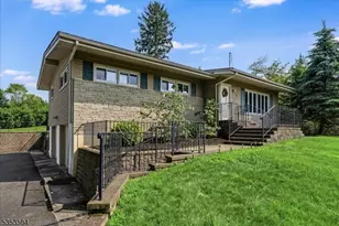 33 Pleasant Hill Rd, Roxbury Township, NJ 07876 - Photo 1