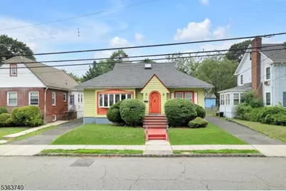 51 Hillcrest Rd, Maplewood, NJ 07040 - Photo 1