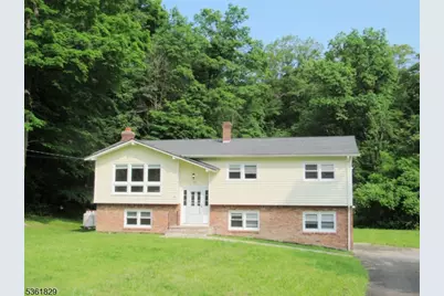 81 Sammis Rd, Vernon, NJ 07461 - Photo 1