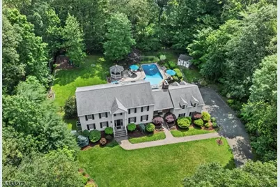 8 Fieldstone Dr, Kinnelon, NJ 07405 - Photo 1