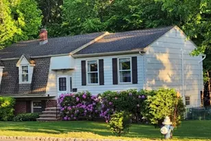 138 Garfield St, Berkeley Heights Township, NJ 07922 - Photo 1