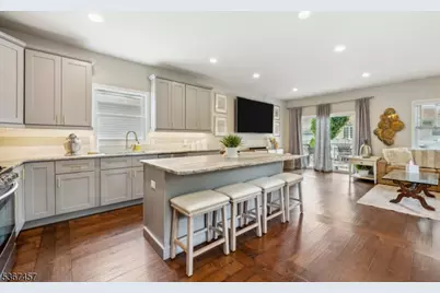 901 Hamilton St, Rahway, NJ 07065 - Photo 1