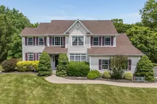 17 Beaver Creek Dr, Raritan Township, NJ 08822 - Photo 1