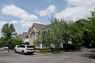 425 Diablo Ct, Mahwah, NJ 07430 - Photo 1