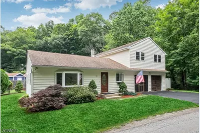 2 Cabin Spring Trl, Byram Township, NJ 07821 - Photo 1