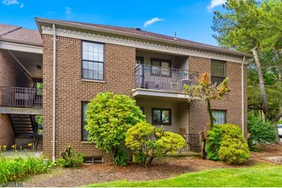 323 Gill Ln #5B, Woodbridge Township, NJ 08830 - Photo 1