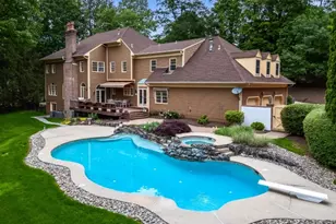 10 Beacon Hill Dr, Chester, NJ 07930 - Photo 1