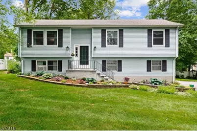 6 Mountain Top Ct, Vernon, NJ 07419 - Photo 1