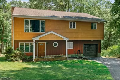 153 Valley View Dr, Rockaway Township, NJ 07866 - Photo 1