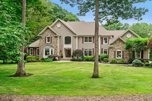 19 Wellington Dr, Washington Township, NJ 07853 - Photo 1