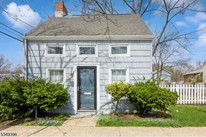 593 W Hazelwood Ave, Rahway, NJ 07065 - Photo 1