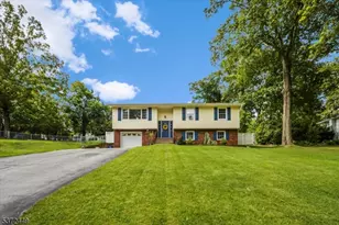 640 Succasunna Rd, Mount Arlington, NJ 07850 - Photo 1