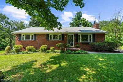 27 Greenwood Pl, Raritan Township, NJ 08822 - Photo 1