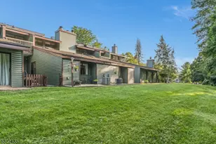 13 Summit Ct, Clinton Township, NJ 08801 - Photo 1