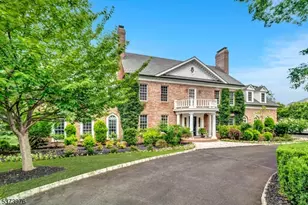 25 Fairway Dr, Green Brook Township, NJ 08812 - Photo 1