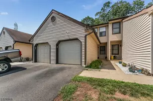 112 Sequoia Ct, Raritan Township, NJ 08822 - Photo 1