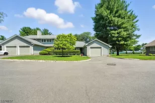 106 Hopkins Ct, Mahwah, NJ 07430 - Photo 1