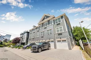 17 Cumbermeade Rd, Fort Lee, NJ 07024 - Photo 1