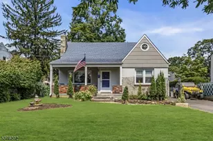 518 Greenbrook Rd, North Plainfield, NJ 07063 - Photo 1