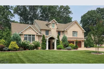 92 Hall Dr, Clark Township, NJ 07066 - Photo 1