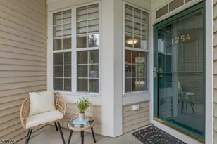 1254 Fairview Cir, Lopatcong Township, NJ 08886 - Photo 1