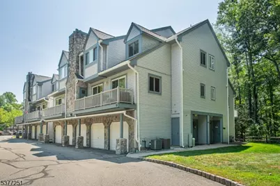 86 Woods Edge Dr, Roxbury Township, NJ 07876 - Photo 1