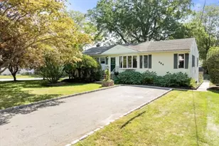 654 E Woodbridge Ave, Woodbridge Township, NJ 07001 - Photo 1