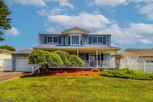 11 Dufoe Pl, Woodbridge Township, NJ 07067 - Photo 1