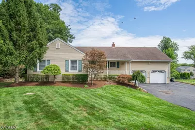 185 N Beverwyck Rd, Parsippany, NJ 07054 - Photo 1