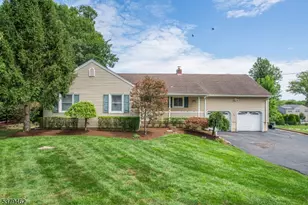 185 N Beverwyck Rd, Parsippany, NJ 07054 - Photo 1