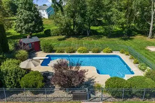 6 Twin Pointe Rd, Raritan Township, NJ 08822 - Photo 1