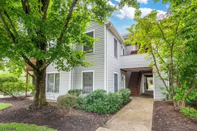 81 Stonyridge Dr, Lincoln Park, NJ 07035 - Photo 1