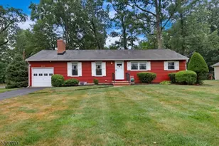 21 Woodfield Dr, Hanover Township, NJ 07981 - Photo 1