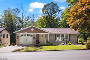 4 Hillside Ave, Hardyston Township, NJ 07460 - Photo 1