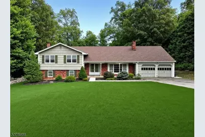 5 Powderhorn Dr, Kinnelon, NJ 07405 - Photo 1