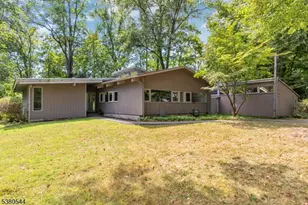 21 Maxwell Ct, Morristown, NJ 07960 - Photo 1