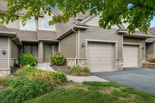 8 Cornwall Ct, Hardyston Township, NJ 07419 - Photo 1