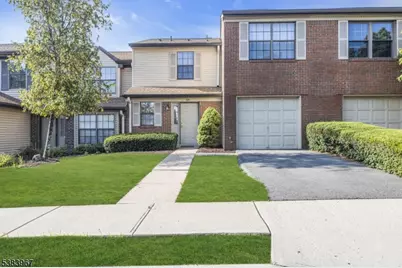 121 Hampton Ct, Franklin Township, NJ 08873 - Photo 1