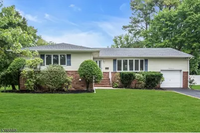 117 Warwick Cir, Springfield, NJ 07081 - Photo 1