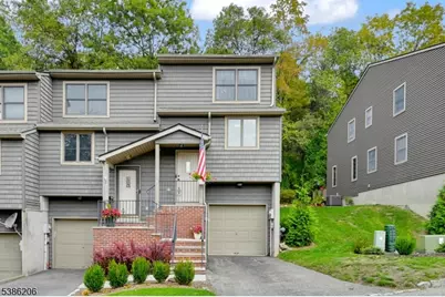 4 Mountain Ridge Rd, Bloomingdale, NJ 07403 - Photo 1