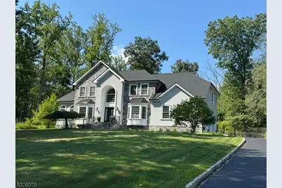 21 Darkwood Ct, Warren Township, NJ 07059 - Photo 1