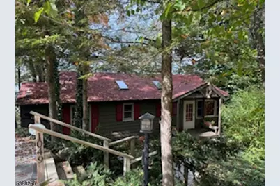 1049 Lakeside Dr, Vernon, NJ 07422 - Photo 1