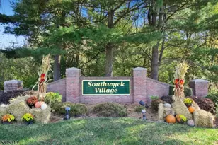 21 Yarmouth Ct, Scotch Plains Township, NJ 07076 - Photo 1