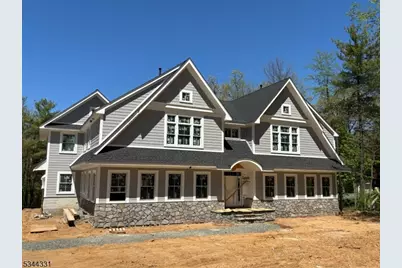 159 Oakwood Dr, New Providence, NJ 07974 - Photo 1