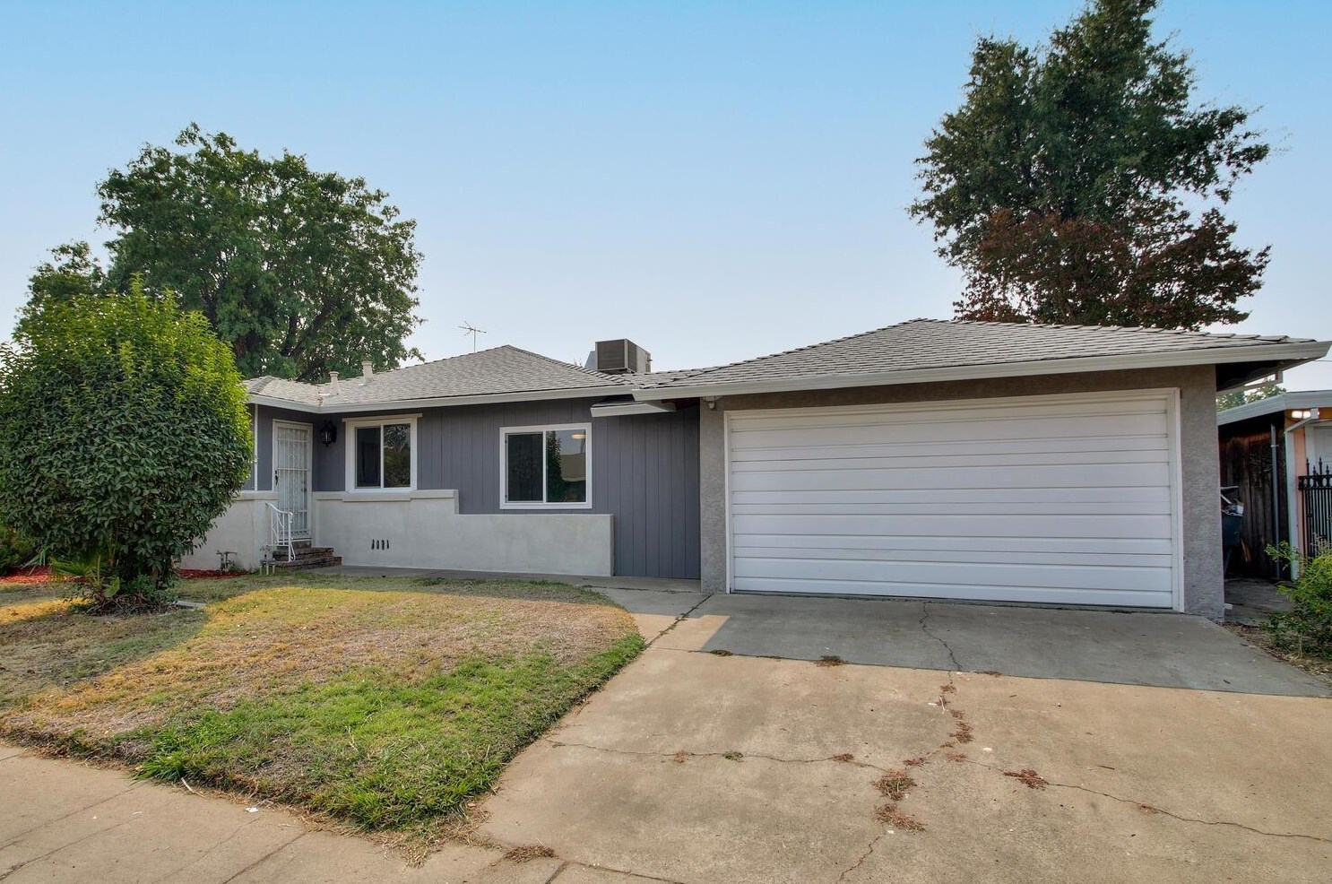 4333 Hilts Ave, Sacramento CA  95824-3722 exterior