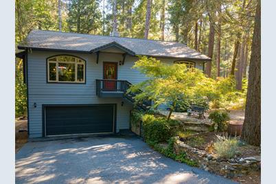 11205 Daniels Drive - Photo 1