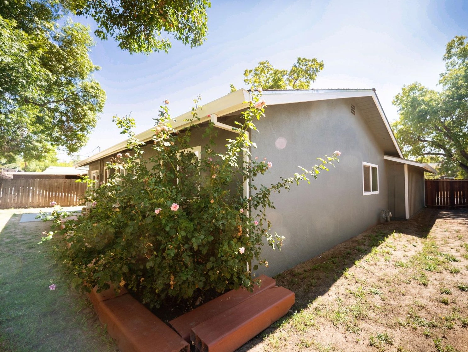 403 Loretto Dr, Roseville CA 95661-3516 exterior