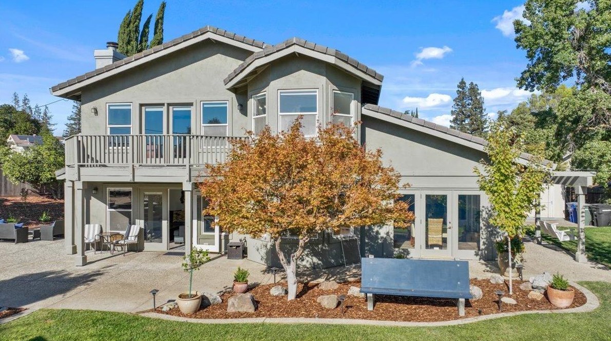 6901 S Park Ridge Ct, Riverbank, CA 95367