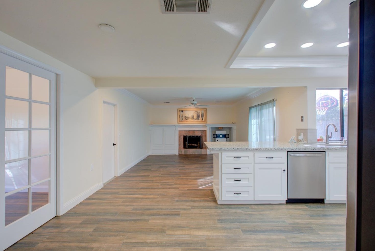 1066 Mirror Lake Dr, Merced CA  95340-0633 exterior